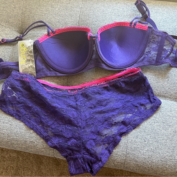 Tango Bra/Panty Set:32B/Sm Purple Lace with Pink Trim NWT - Picture 6 of 6